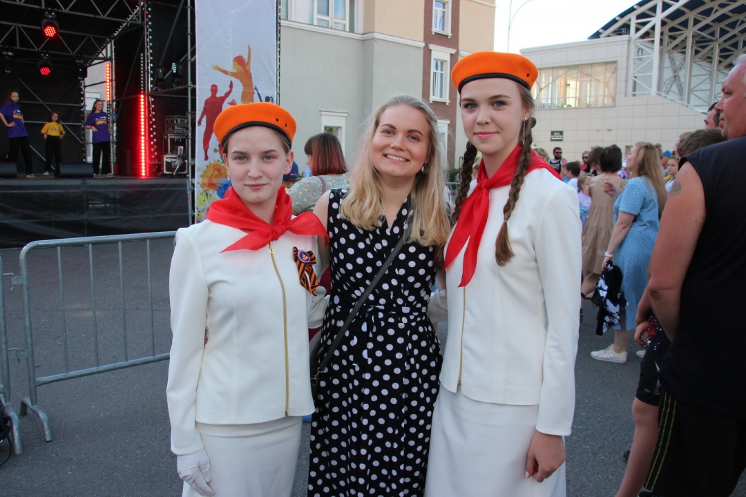 1_девочки и Лида.JPG